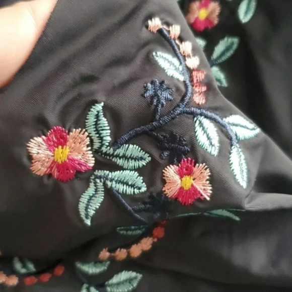 La Vie en Rose One Shoulder Ruffle Embroidered Flowers Black Bathing Suit Size M - Picture 5 of 11